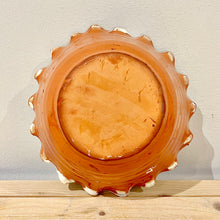 Cargar imagen en el visor de la galería, Plato hondo borde en ondas / Mármol azul y blanco