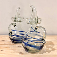 Cargar imagen en el visor de la galería, Aceitera / Espiral azul