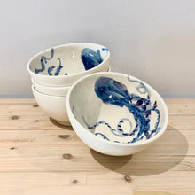 Cargar imagen en el visor de la galería, Cuenco pequeño / Colección Mar azul / El pulpo