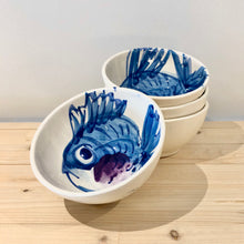 Cargar imagen en el visor de la galería, Cuenco pequeño / Colección Mar azul / El pez