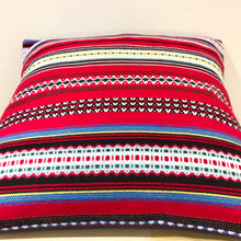 Cargar imagen en el visor de la galería, Cojín en tejido tradicional / Grecas multicolor con fondo rojo