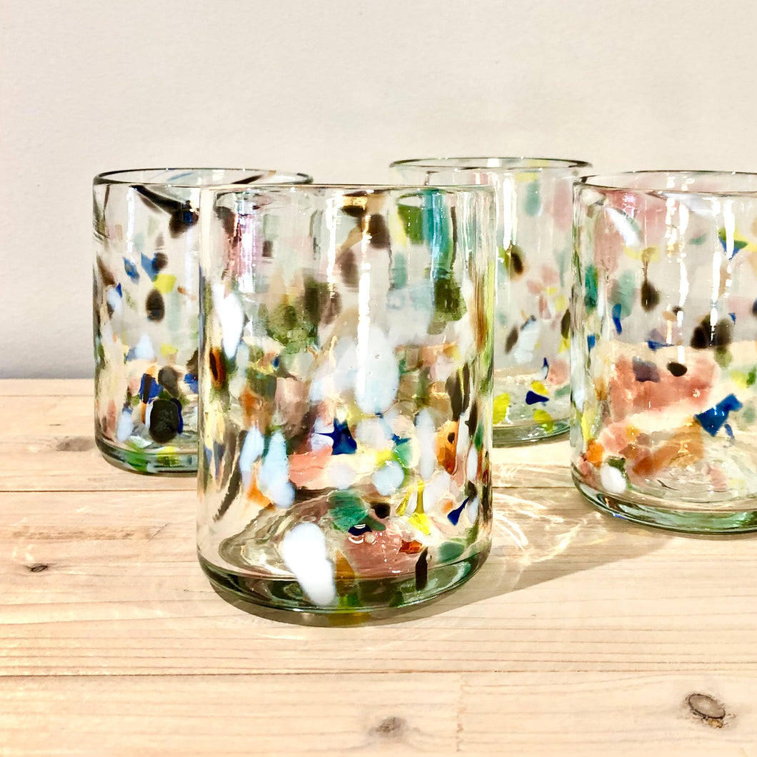 Vaso de agua / Manchas multicolor